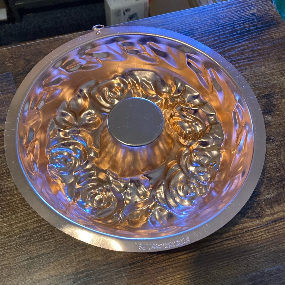 Vintage floral wreath copper jello mold